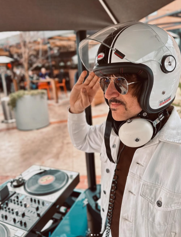 DJ WOLFIE at The Old Bar