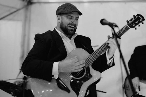 Dan the Man Duo (2-5pm) + Dean Totten (6-9pm)
